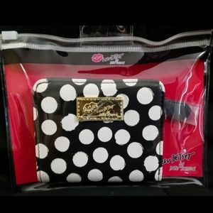 Polka dot wallet